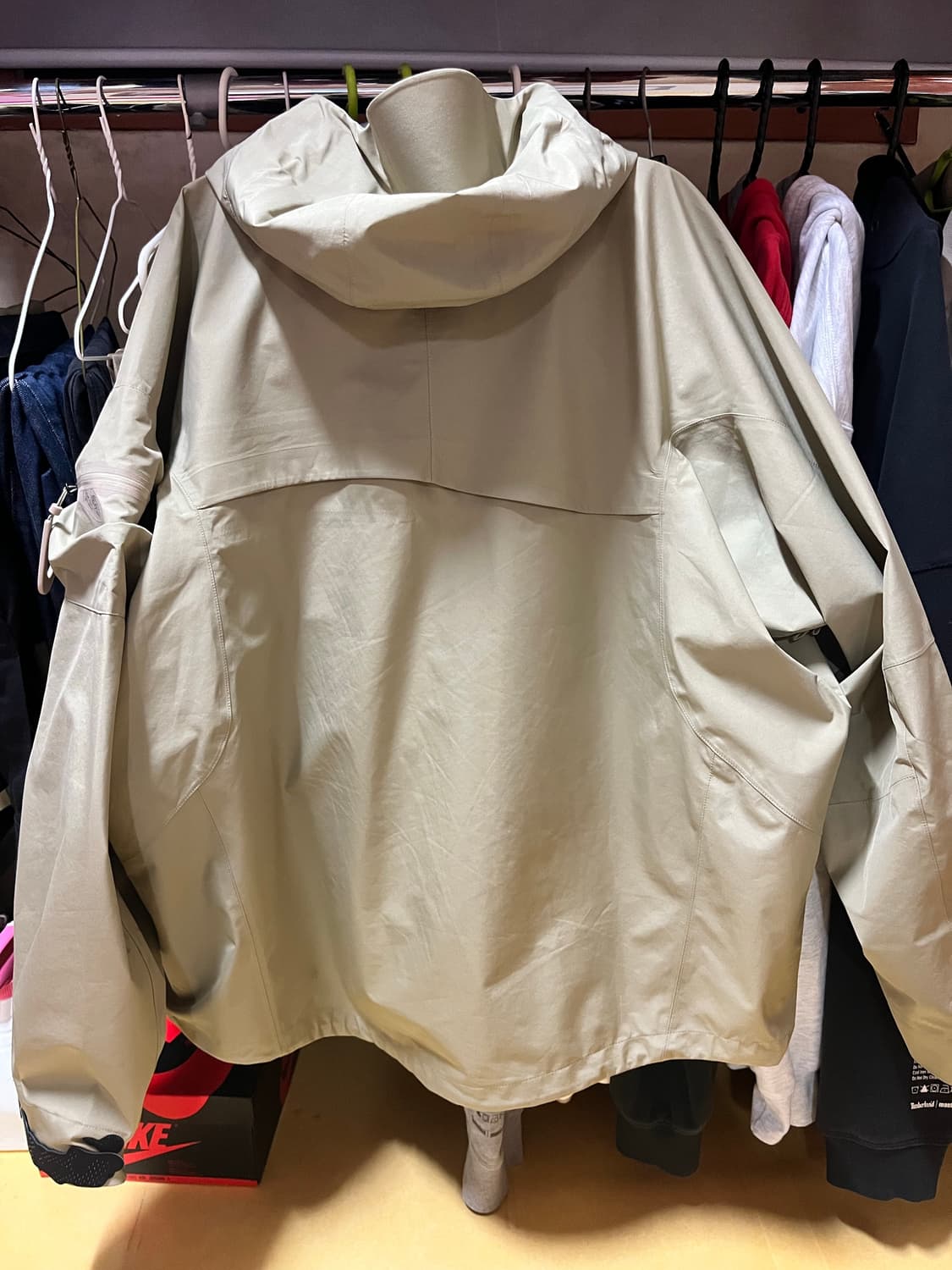 나이키 오프화이트 고어텍스 바람막이 상품이미지2