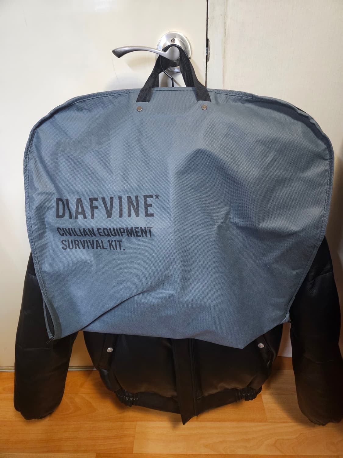 XL) 디아프바인 DV.LOT 696 램스킨 아머 덕다운 패딩 양가죽 상품이미지9