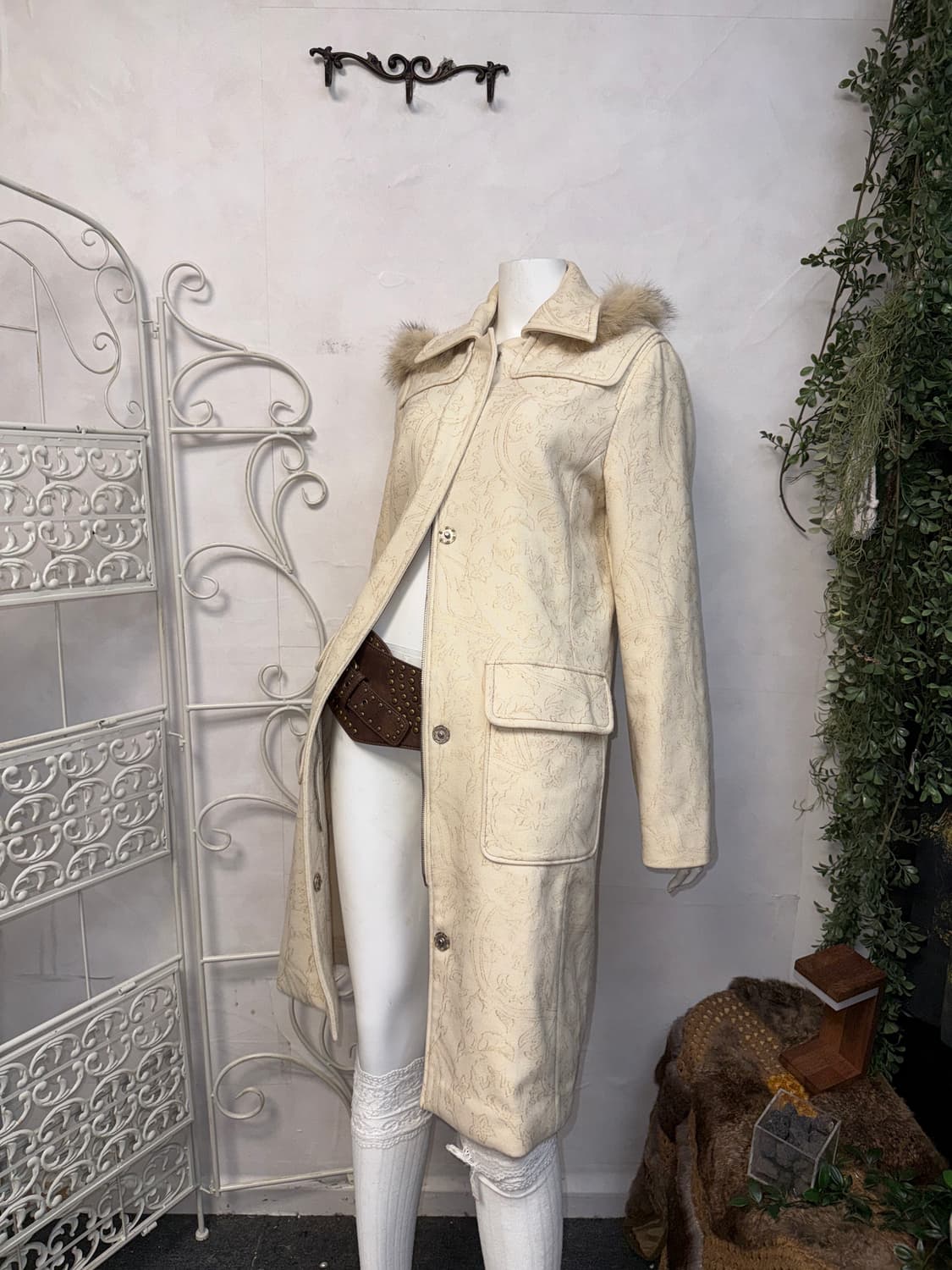 ESCADA ivory oriental wool coyote fur 코트 상품이미지7