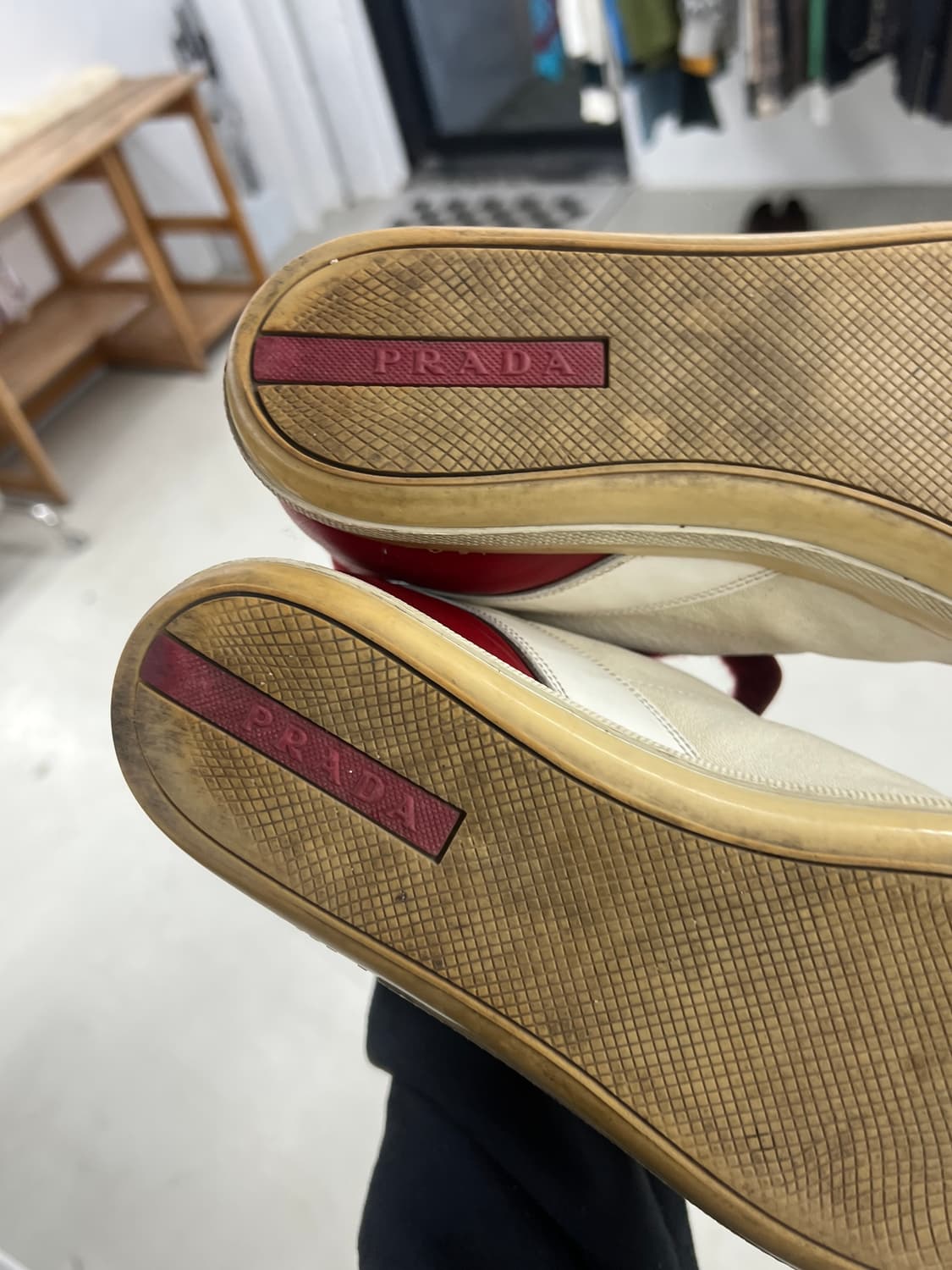 프라다 레더 하이탑 스니커즈 상품이미지5