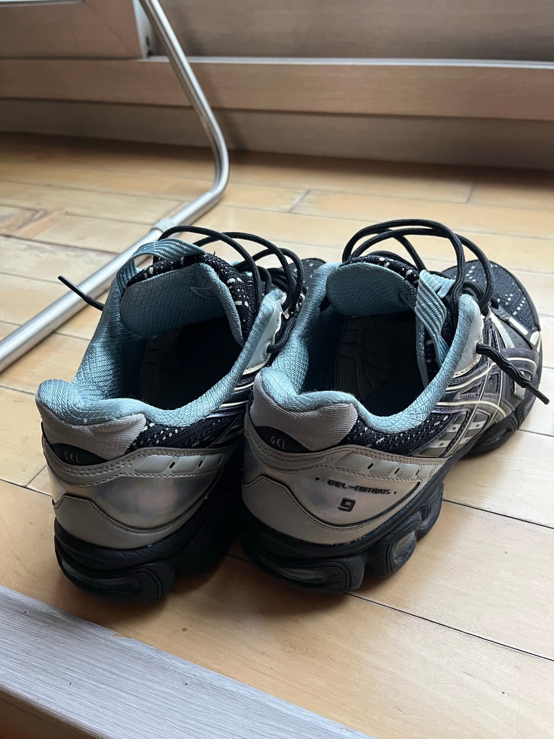 아식스 젤님버스9 블랙 건메탈 280 상품이미지3