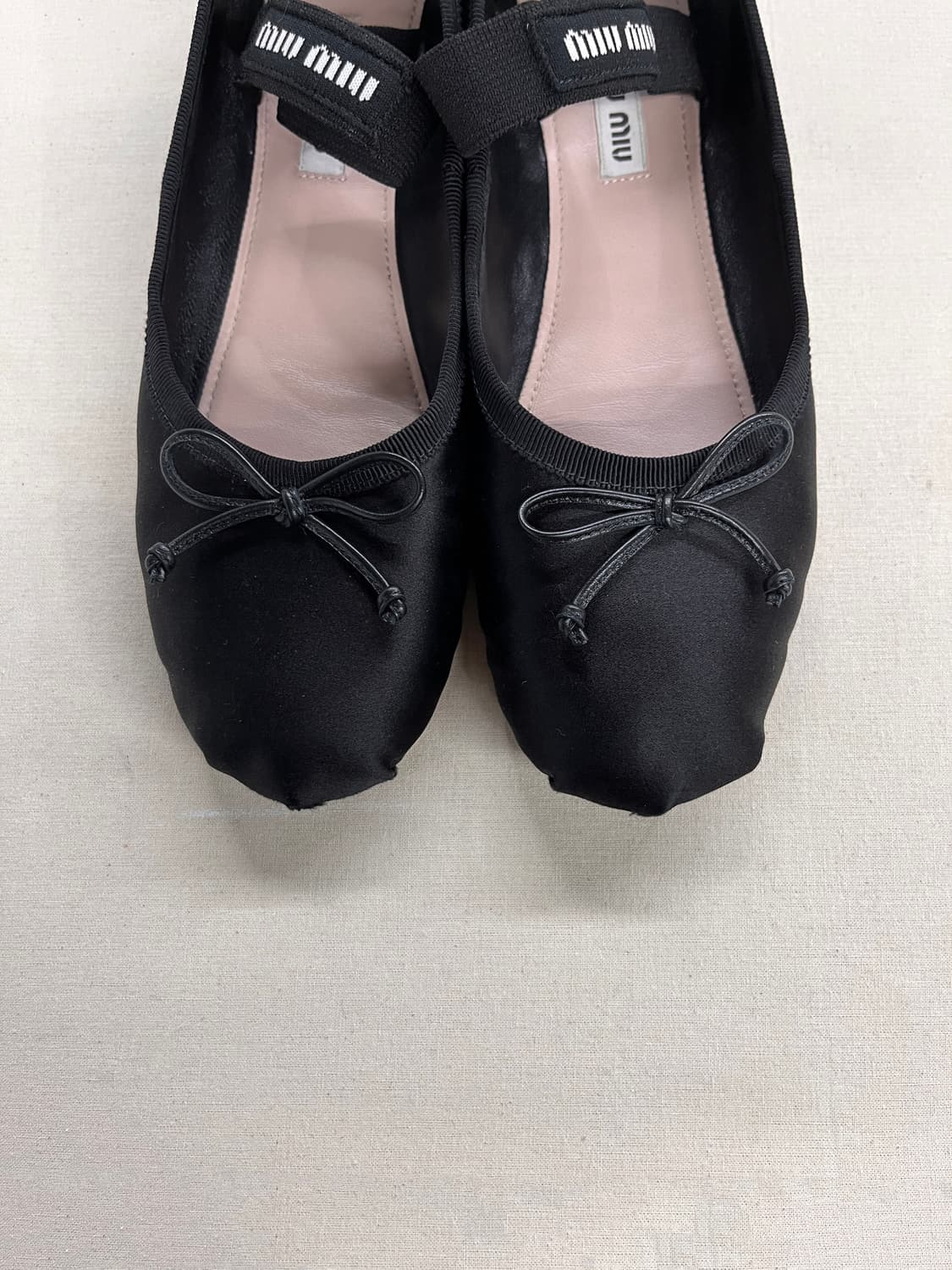 미우미우 새틴 발레리나 슈즈 235 상품이미지3