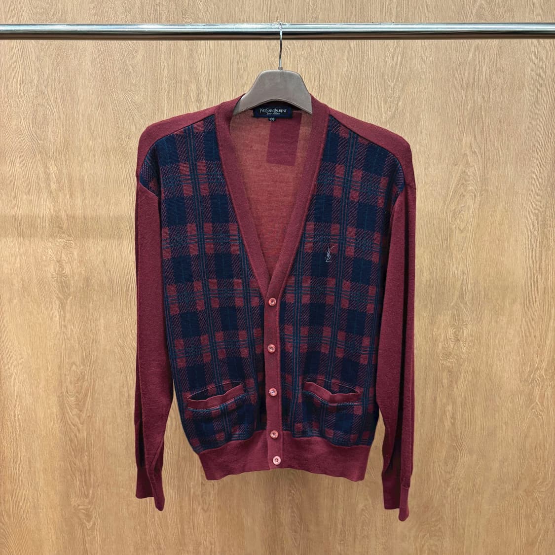 입생로랑 딥 브이넥 긴팔 가디건 네이비 체크 패턴 디테일 버건디 상품이미지2