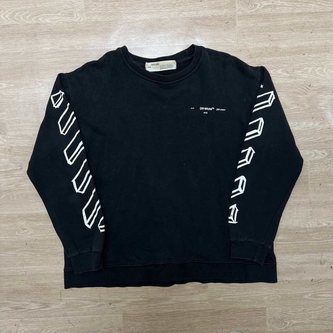 오프화이트 시그니처 디아그 애로우 패턴 프린팅 맨투맨 [블랙] L/100 상품이미지1
