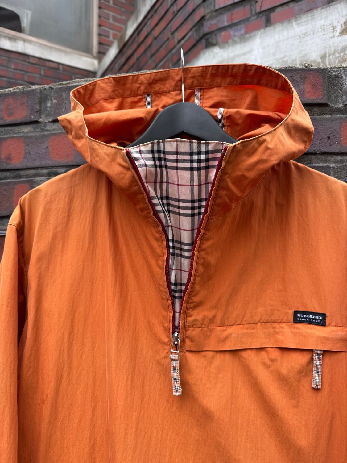 버버리 블랙라벨 오렌지 후드 풀오버  상품이미지3