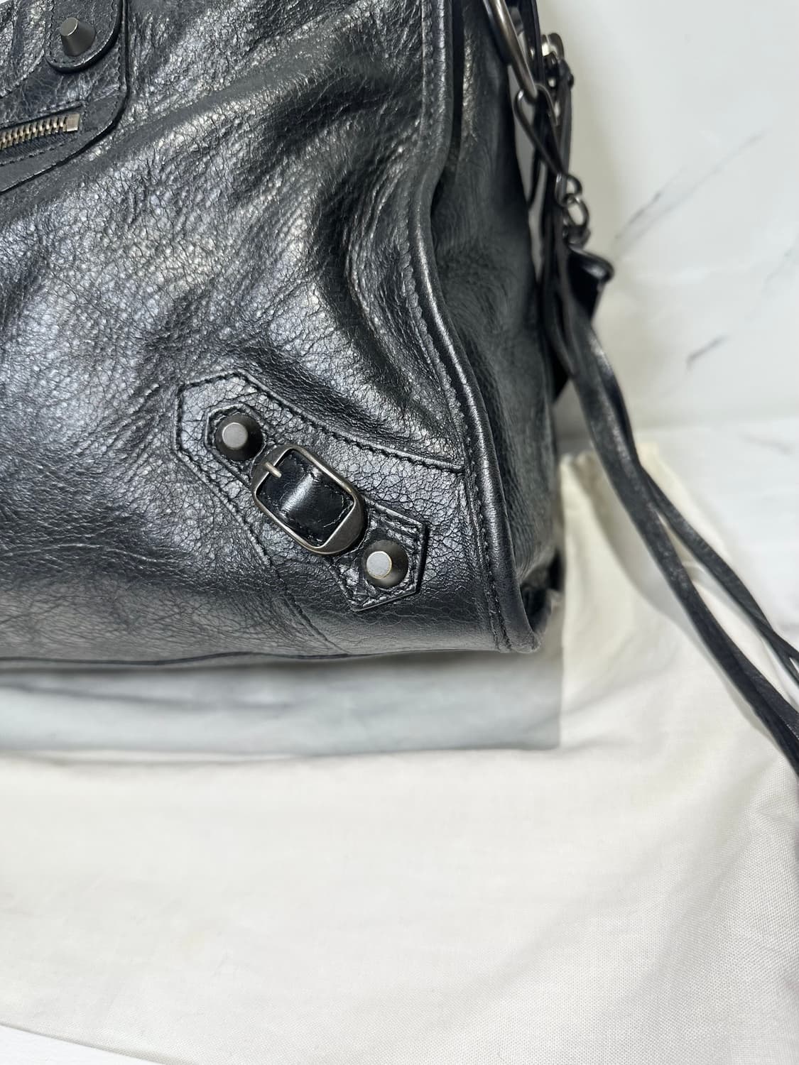 [A+ 정품] 발렌시아가 시티 모터백 미디움 블랙 상품이미지4