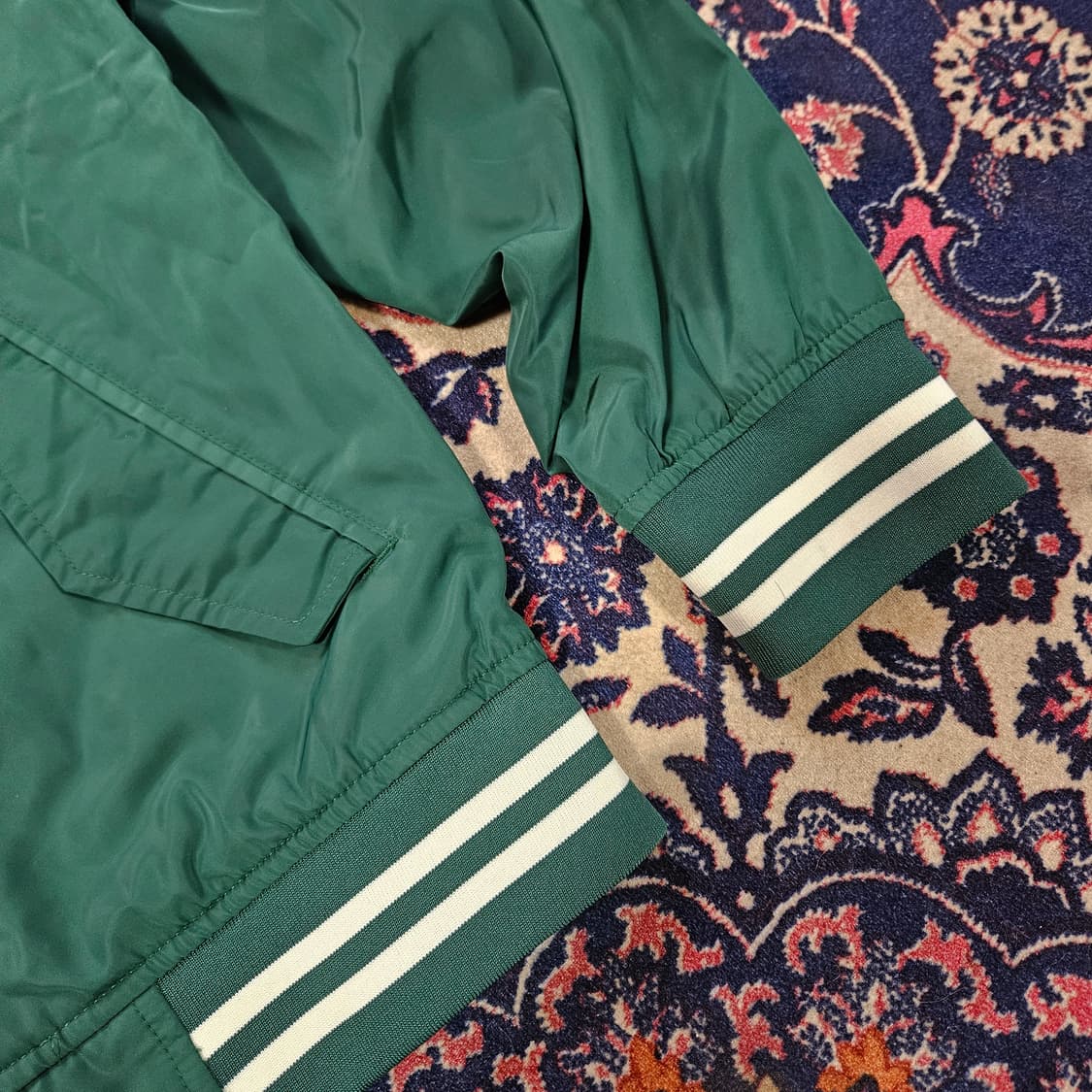 쥬시꾸뛰르 23ss 나일론 골퍼 바시티 자켓 L size 상품이미지3