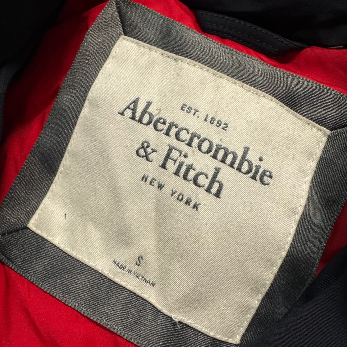 Name : 아베크롬비 울프죠 쓰리버튼 퍼 크롭 숏패딩 :)  상품이미지5