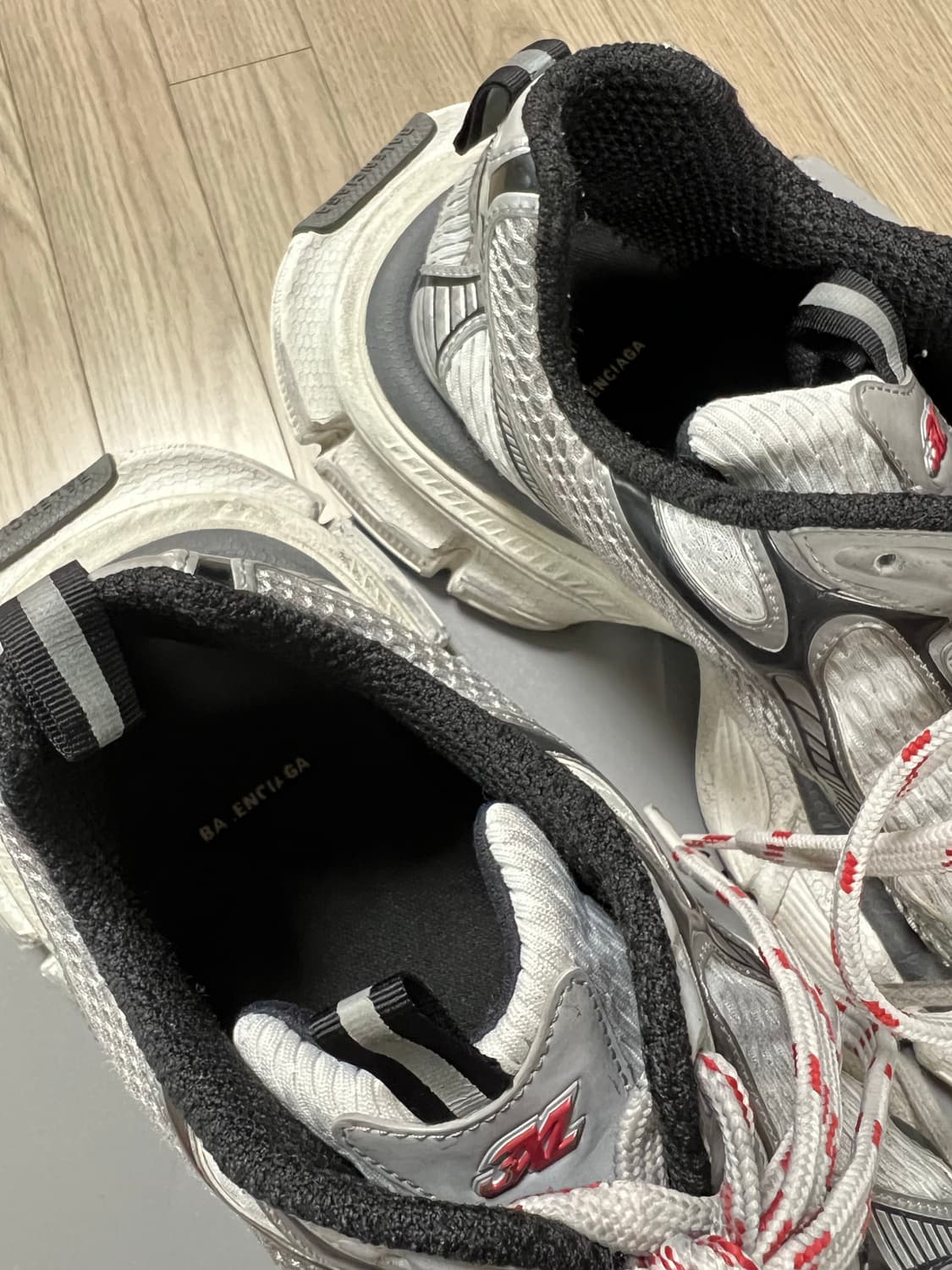 (45)발렌시아가3xl  그레이화이트 레드 상품이미지2