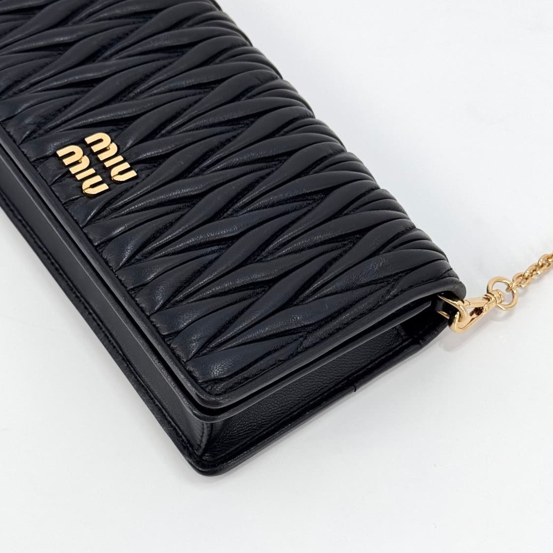 미우미우 마테라쎄 체인 크로스백 블랙 (5ZH178) 상품이미지7