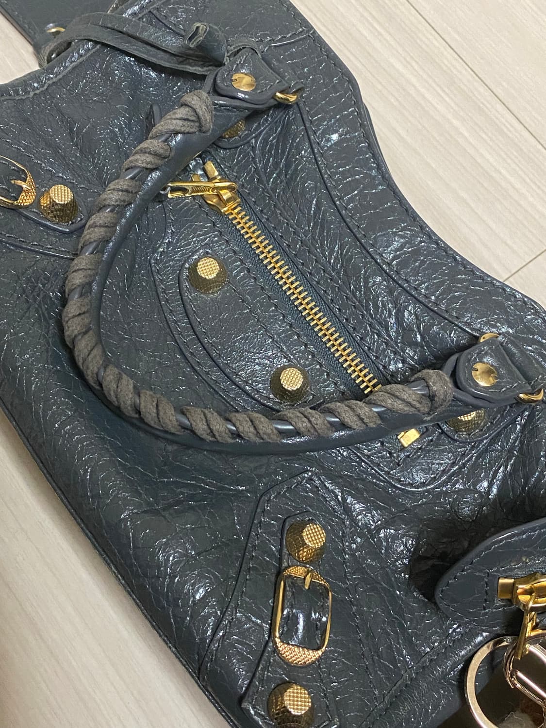 발렌시아가 모터 시티백 그레이 색상 판매합니다~ 상품이미지8