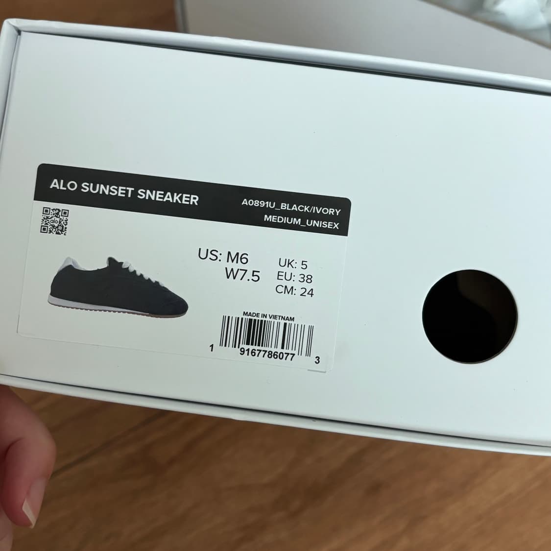 새상품!! 알로요가 alo 선셋 스니커즈 블랙 7.5w (240) 상품이미지4
