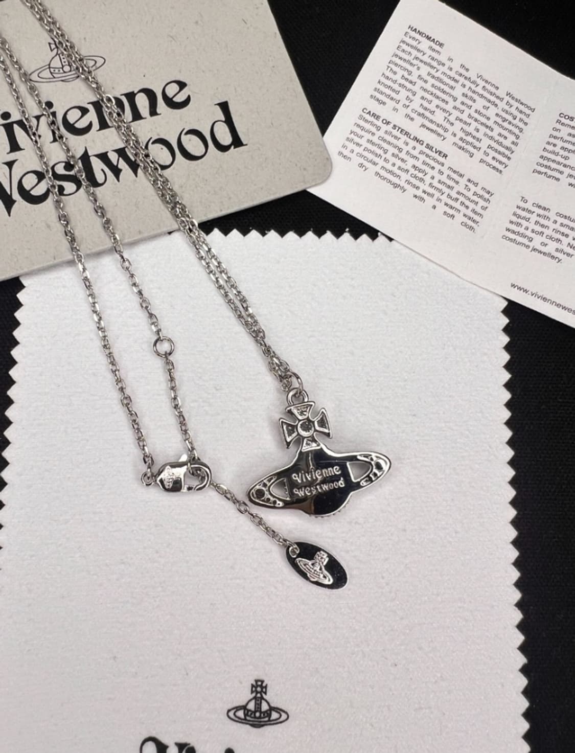 비비안웨스트우드 아카이브 블랙 크리스탈 스타 orb 팬던트 목걸이 상품이미지4