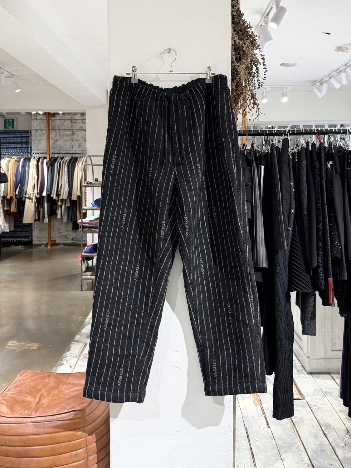 스투시 x 나이키 블랙 NRG 스트라이프 울 팬츠 상품이미지1