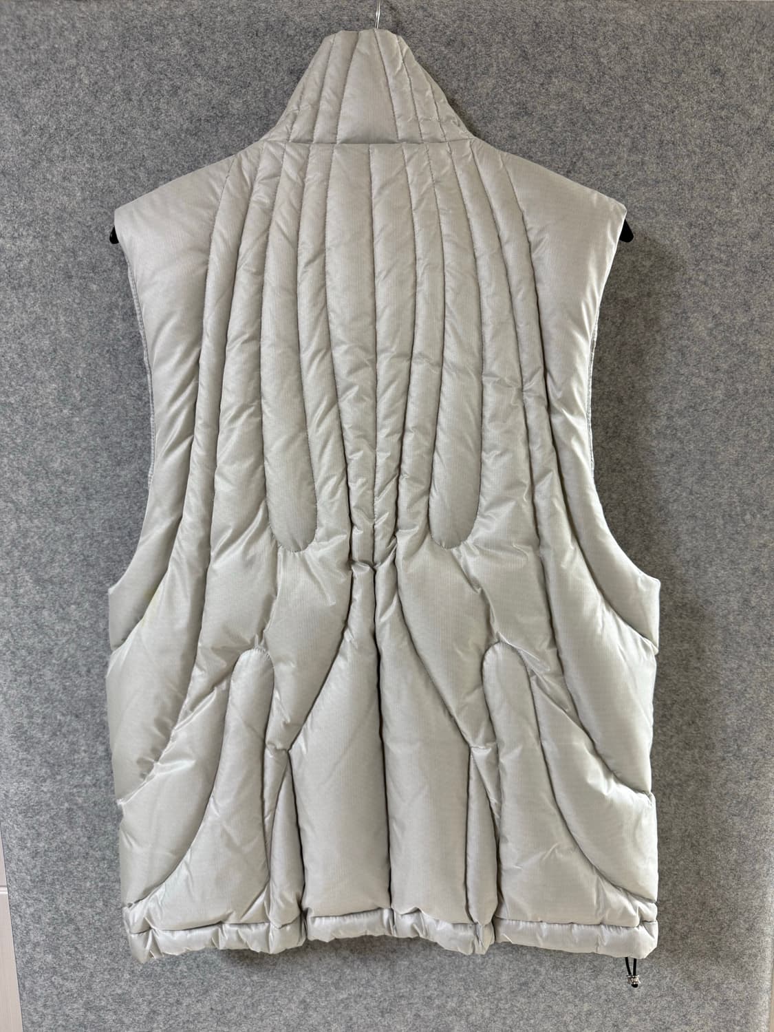 떠그클럽 케이브 구스다운 베스트 2사이즈 실버 상품이미지4