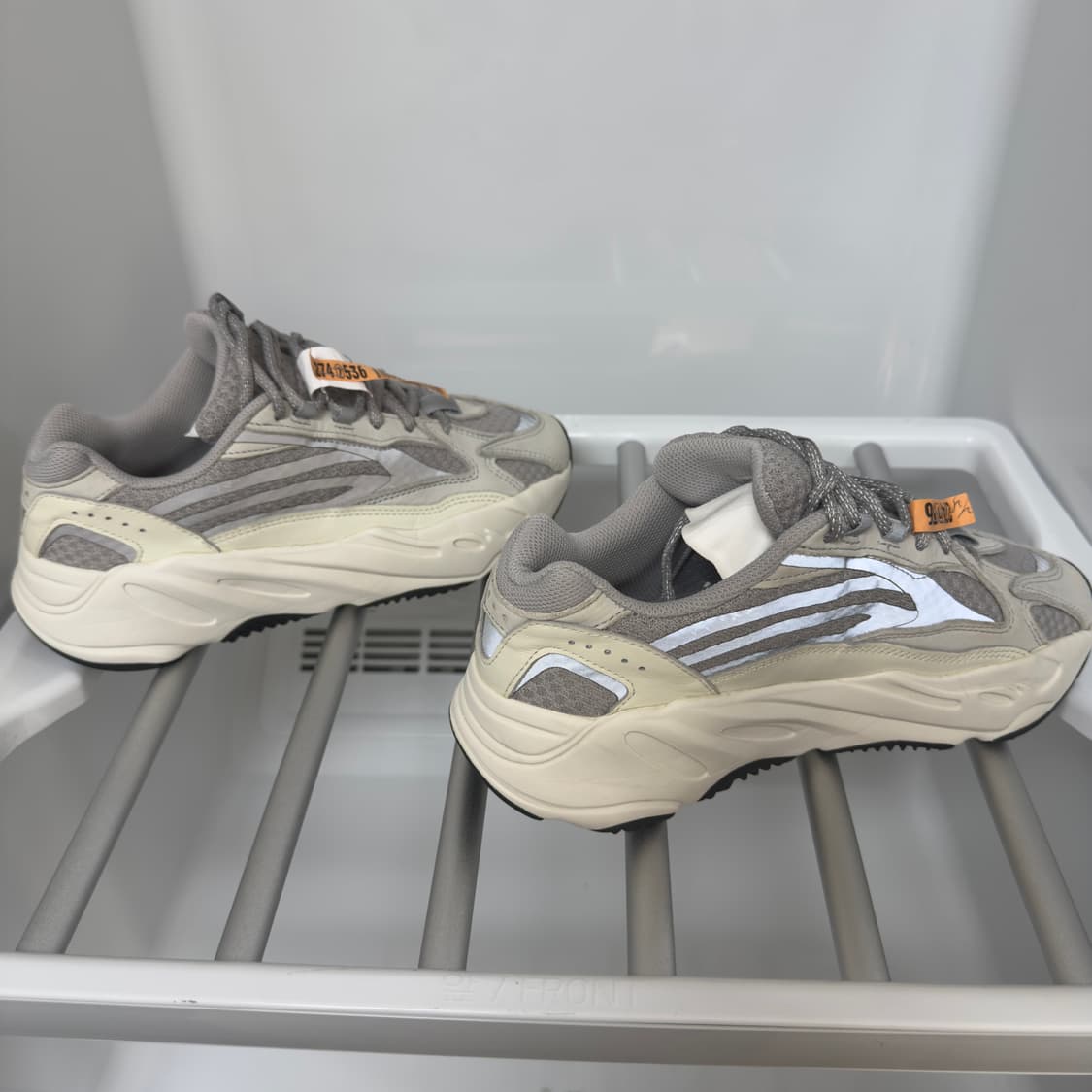 이지부스트700 v2 스태틱 240 상품이미지2