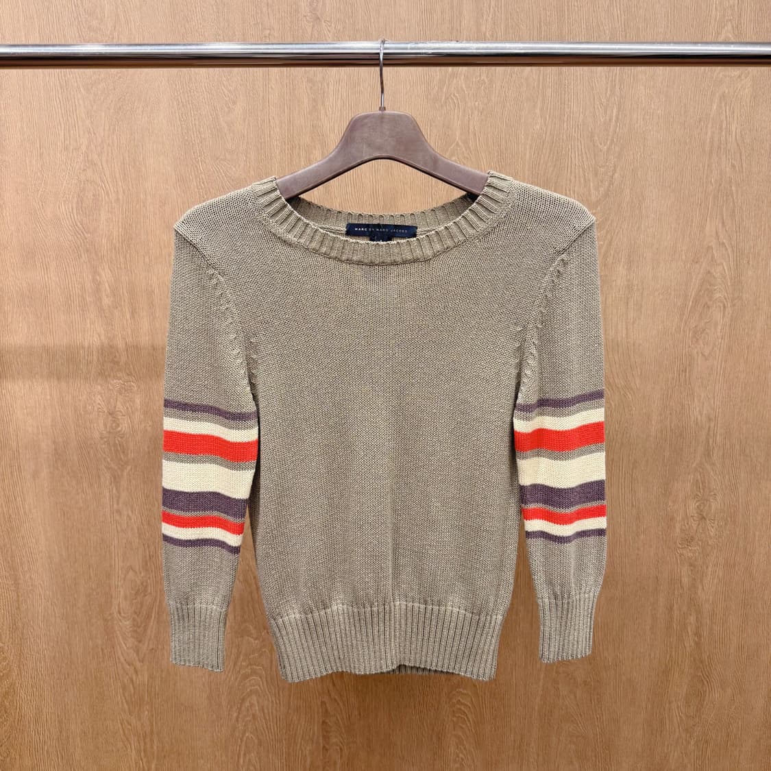 마크 제이콥스 크루넥 니트 스트라이프 소매 포인트 베이지 상품이미지2