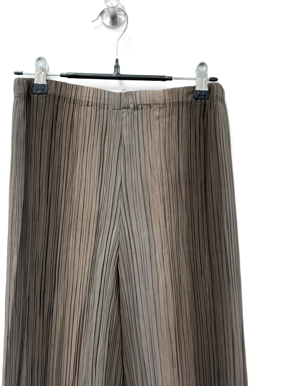 이세이미야케 플리츠 그라데이션 팬츠 상품이미지1