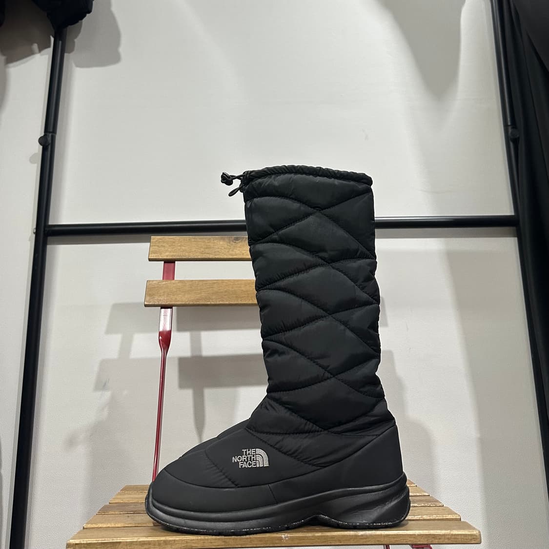240) 노스페이스 패딩화 여성 여자 퀼팅 롱 부츠 블랙 상품이미지3