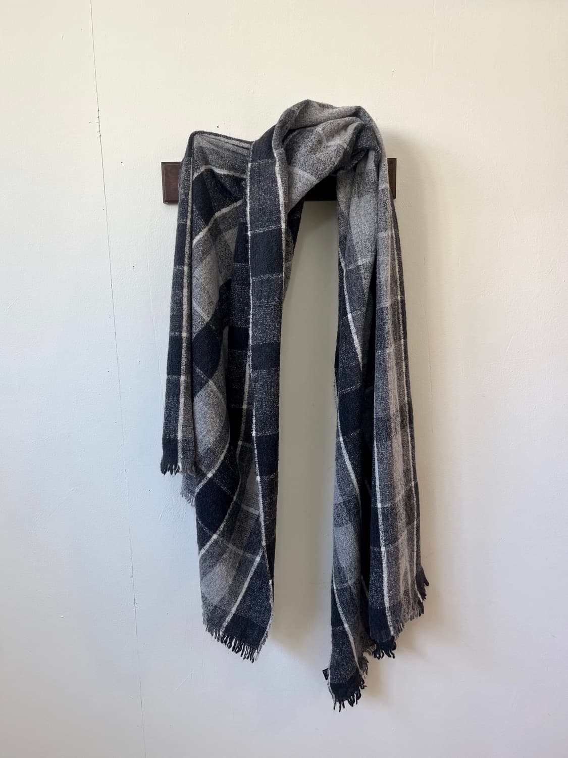 theory 울 체크 스카프 상품이미지2