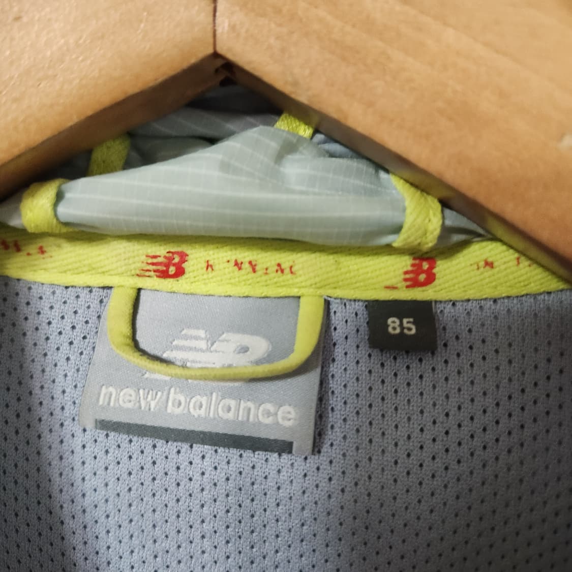 250A [85] 뉴발란스 여성 바람막이 점퍼 상품이미지2