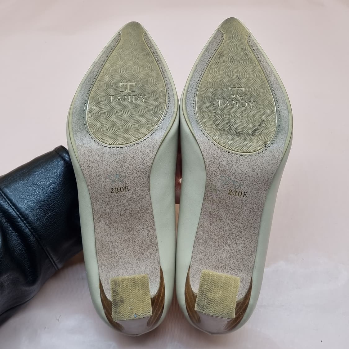 탠디 베이지 포인티드토 펌프스힐 230  굽7 상품이미지3