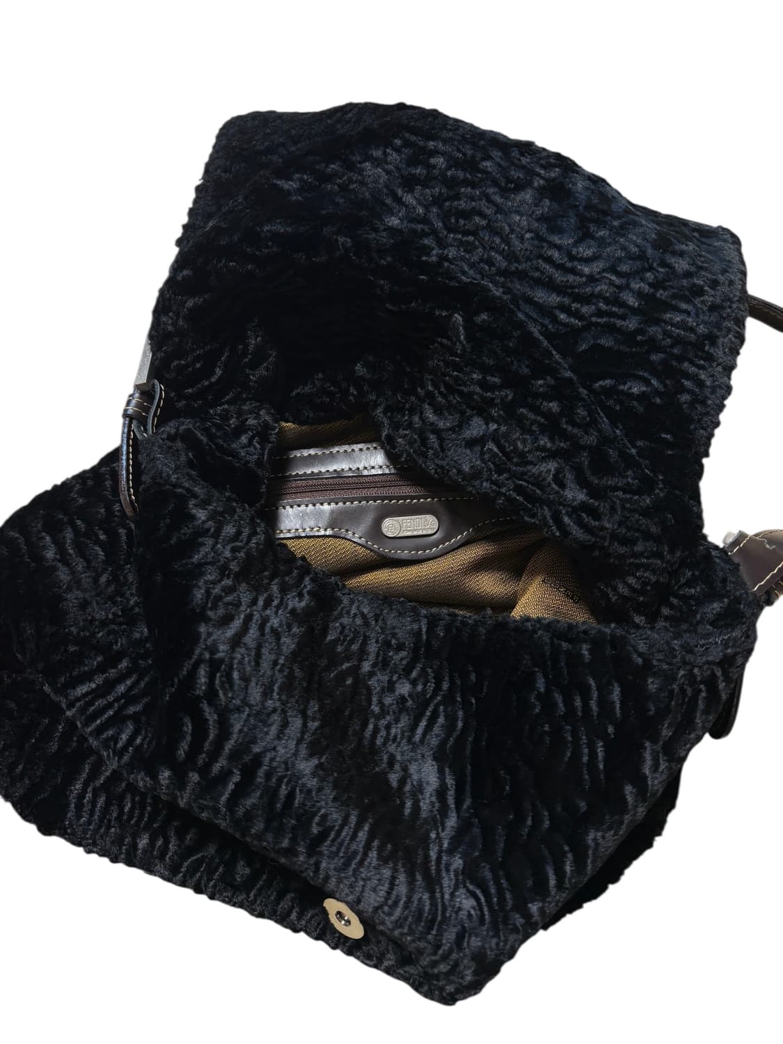 Fendi  s.a.s Faux Fur Baguette Bag 상품이미지5