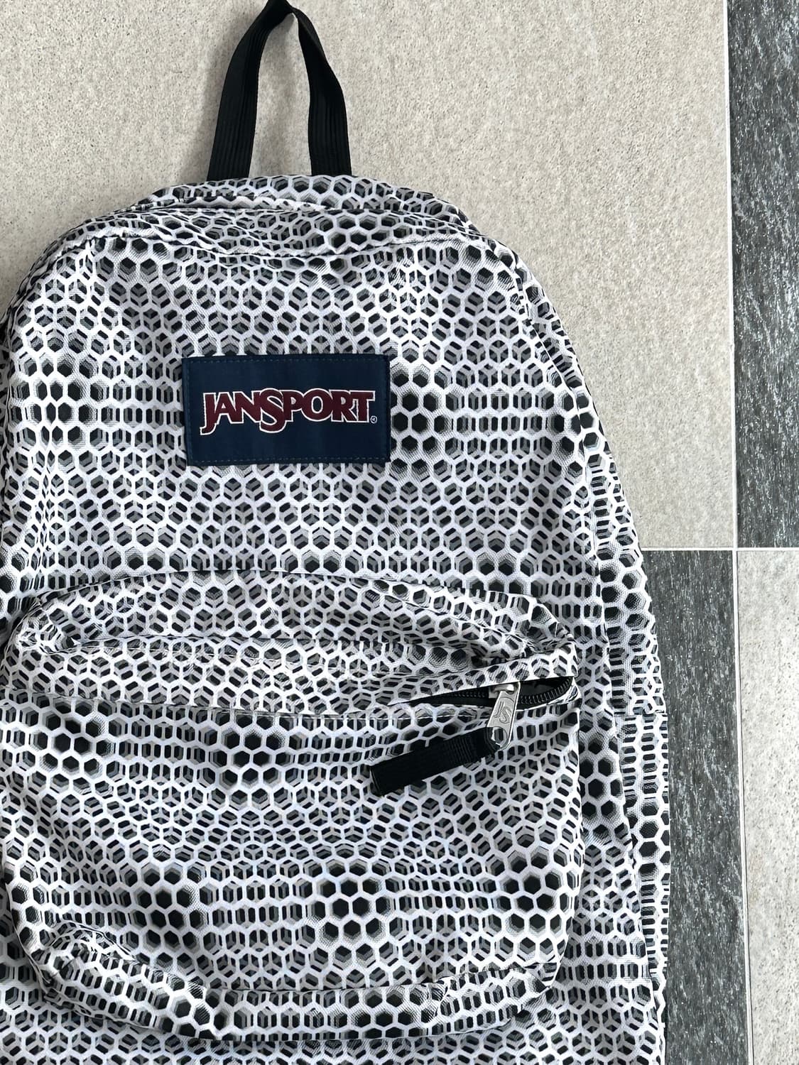 잔스포츠 슈퍼브레이크 헥사곤 백팩 상품이미지3