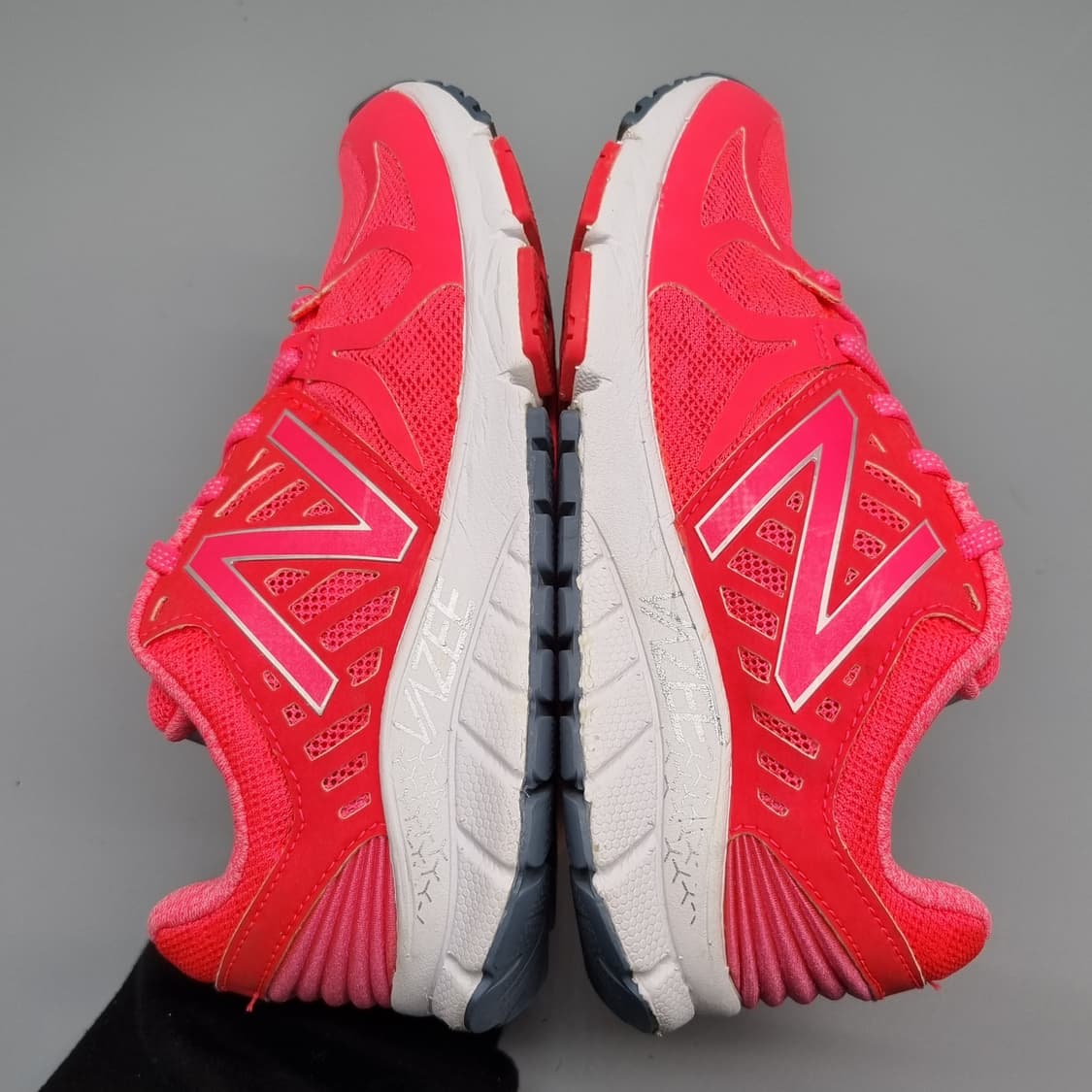 뉴발란스 바지러쉬 여성런닝화235  상품이미지5