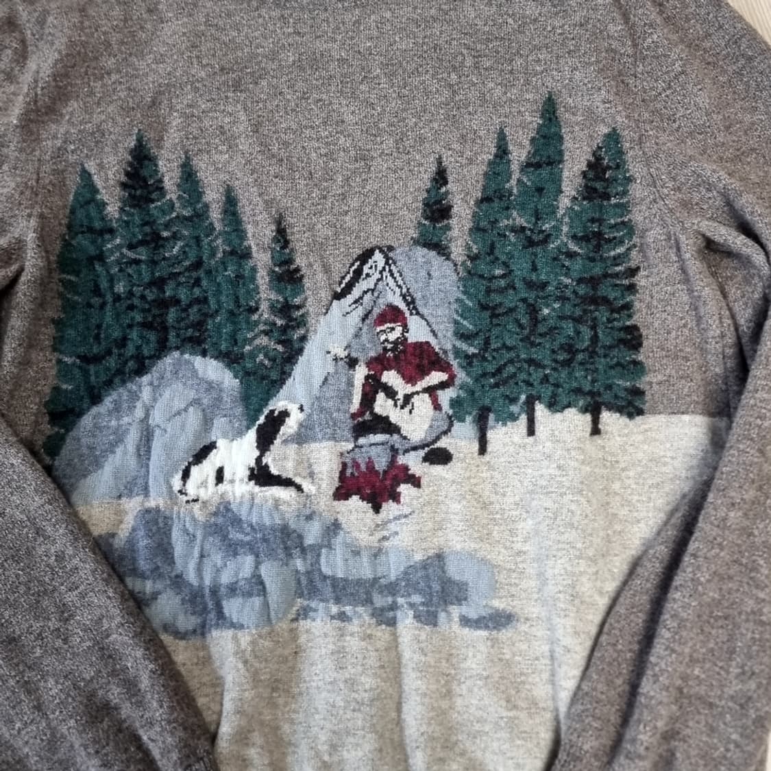 헤지스 캠핑 패턴 니트 스웨터(100-105) 상품이미지2