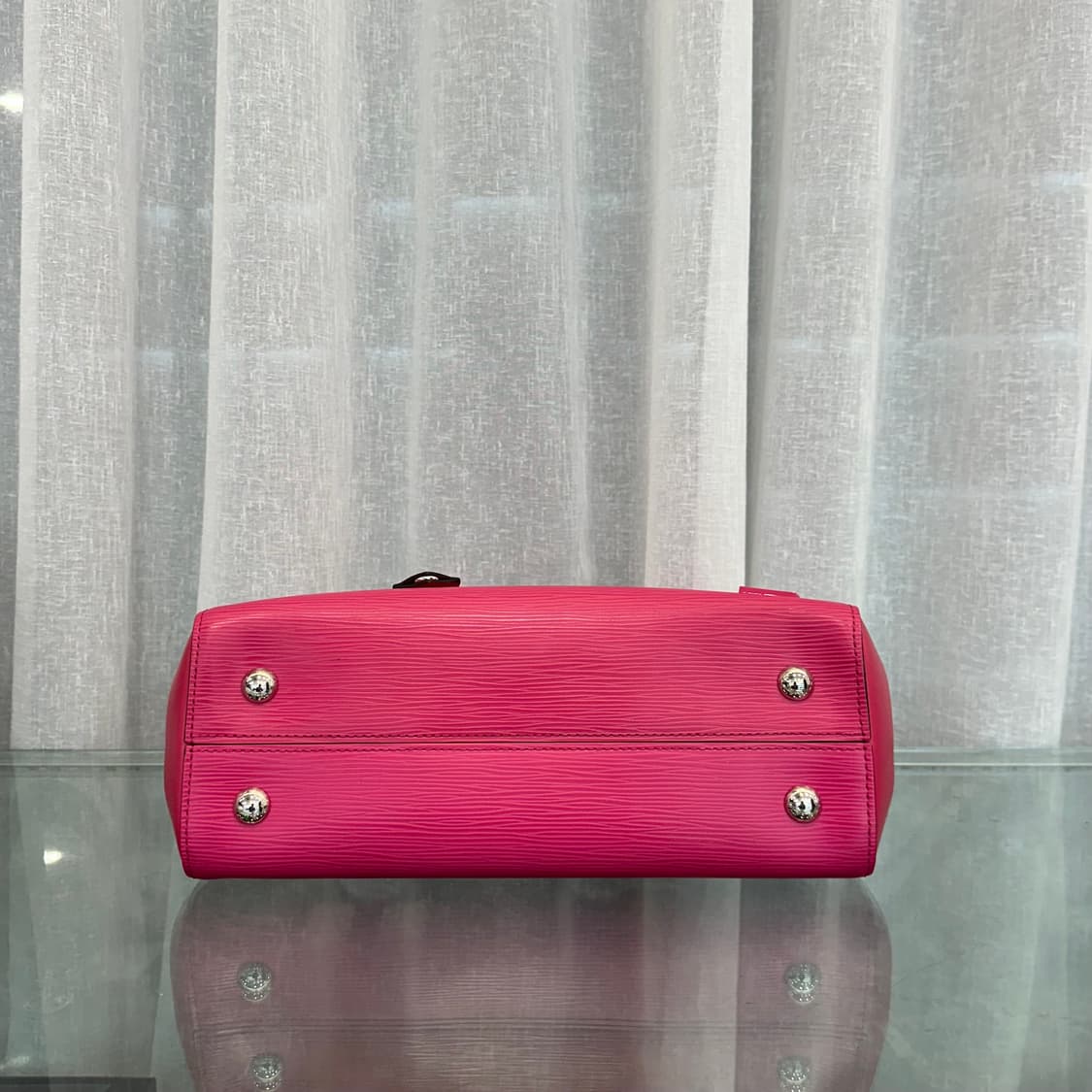 루이비통 에삐 클루니 BB 핑크 크로스백 상품이미지6