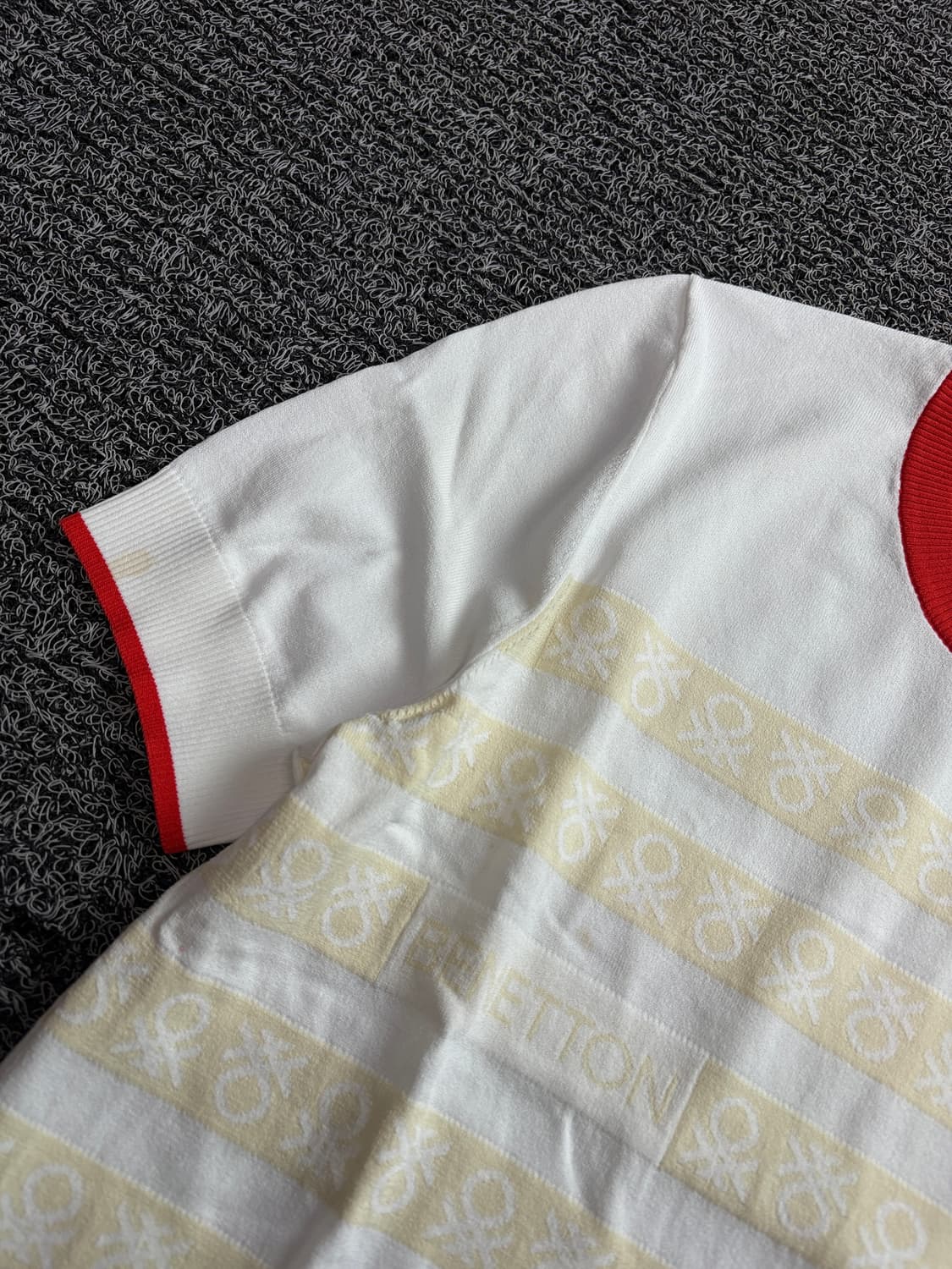 베네통 아카이브 패턴 링거티 반팔 니트 3179 상품이미지3