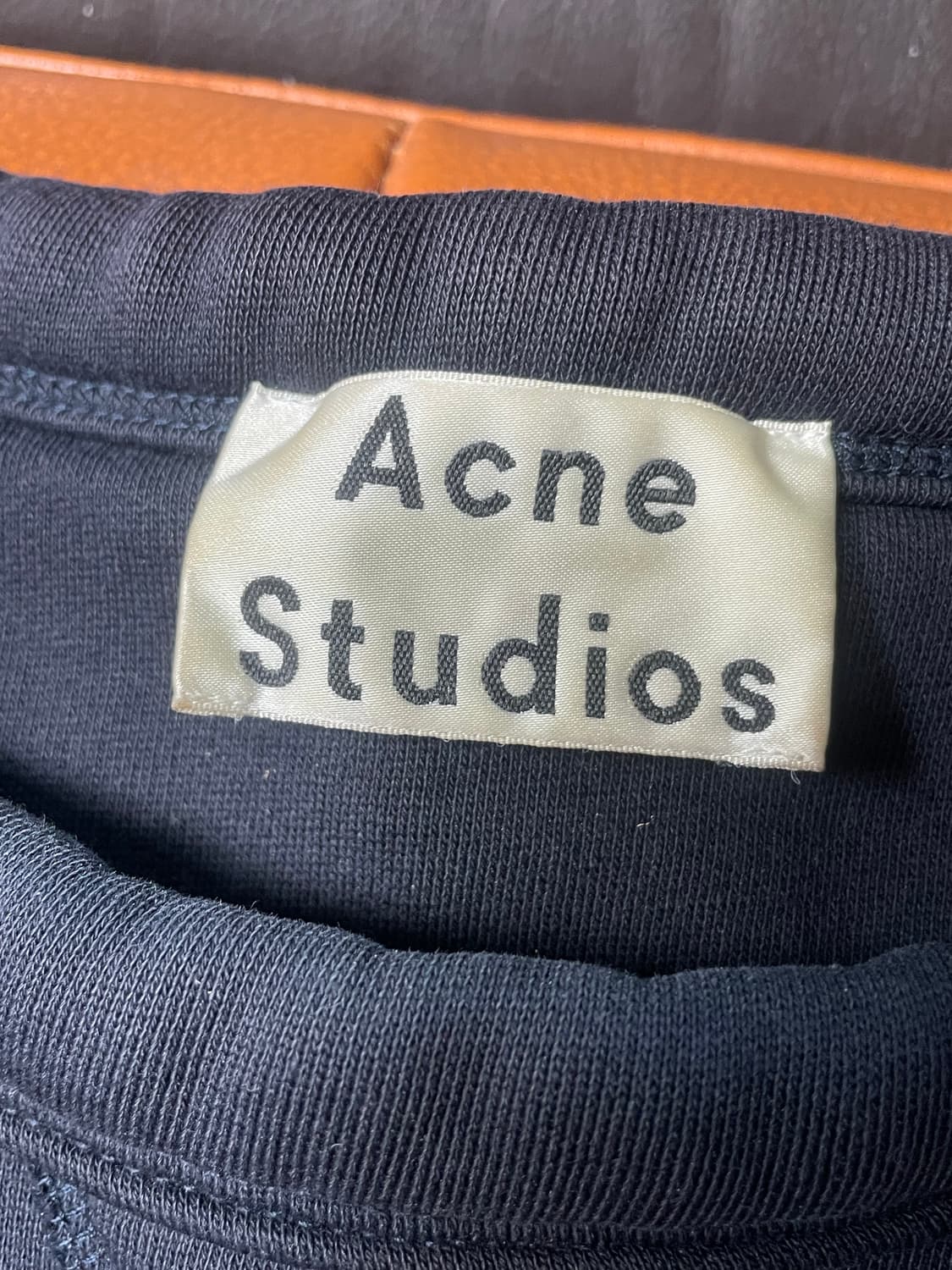 아크네 핀트 맨투맨s 상품이미지2