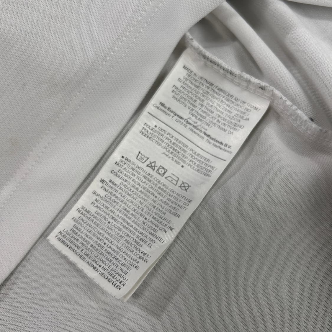 나이키 드라이핏 화이트 반팔  상품이미지3