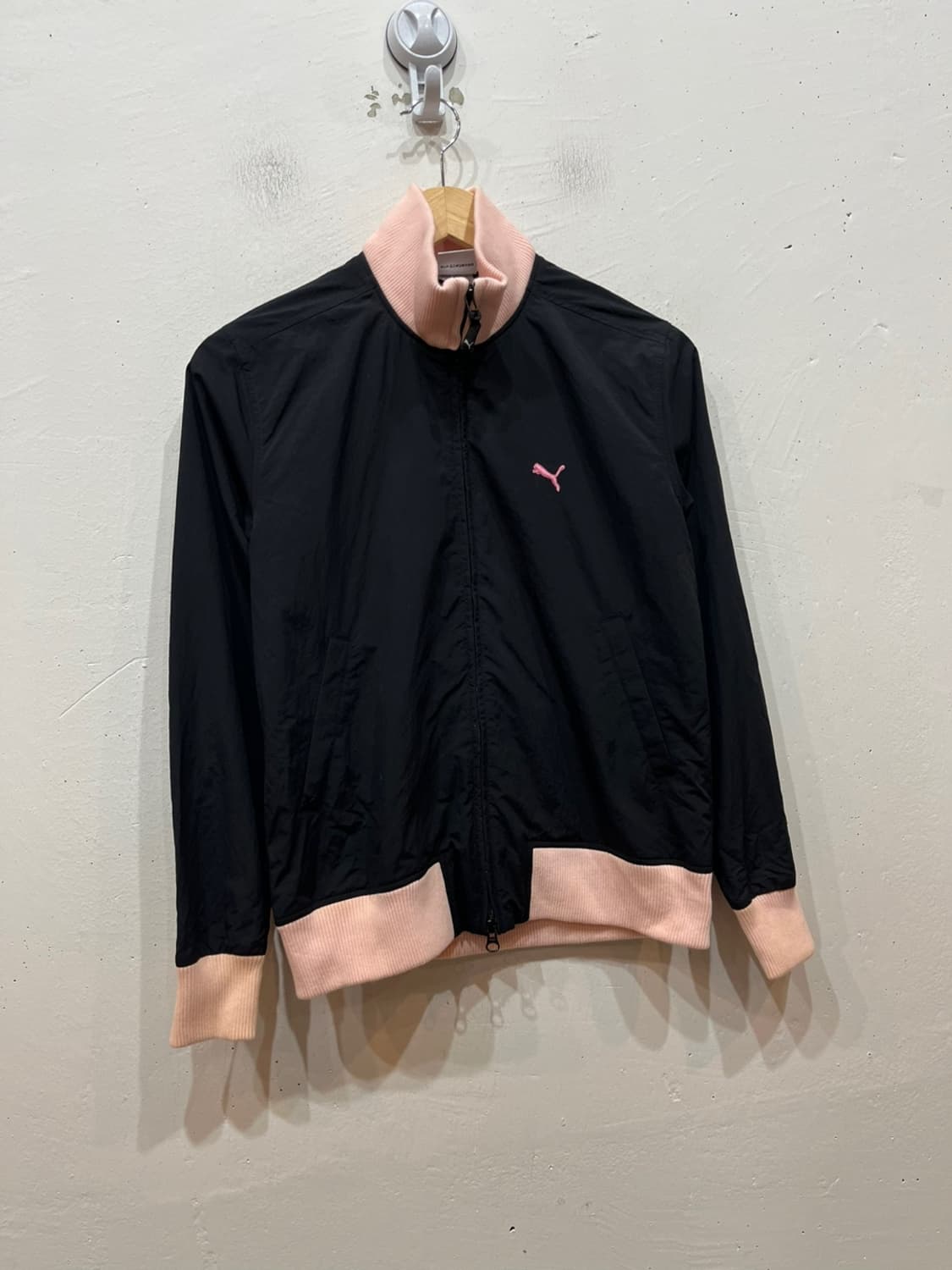 PUMA 퓨마 재팬 핑크로고 나일론 봄버자켓 상품이미지1