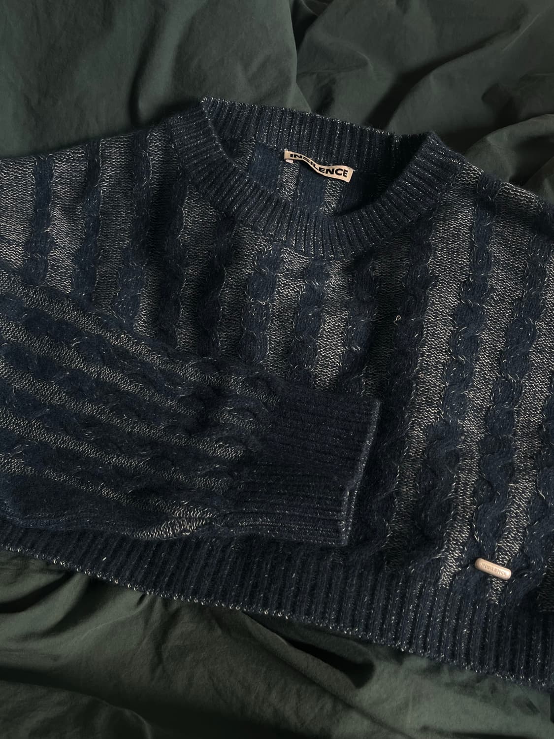 인사일런스 소프트 케이블 크롭 니트 상품이미지6