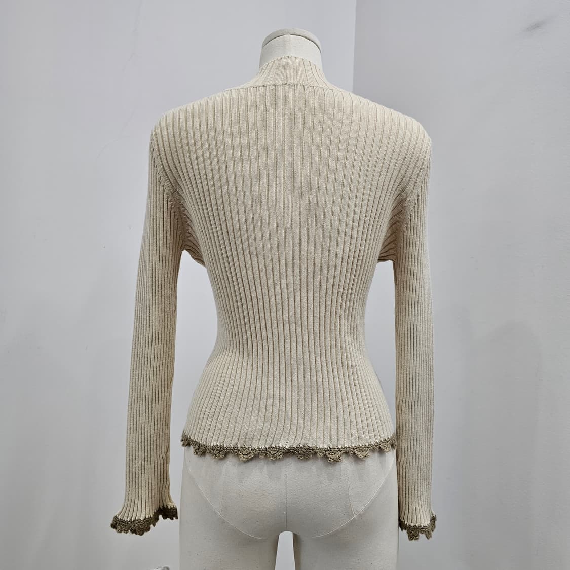 모 혼방 연베이지 골지 반폴라 니트 상품이미지2