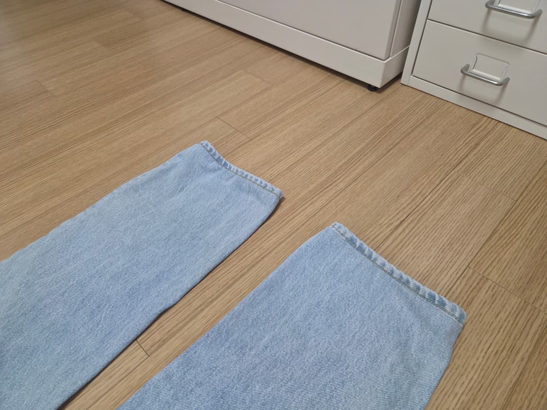 산드로 옴므 내추럴 워싱 데님 팬츠 상품이미지8