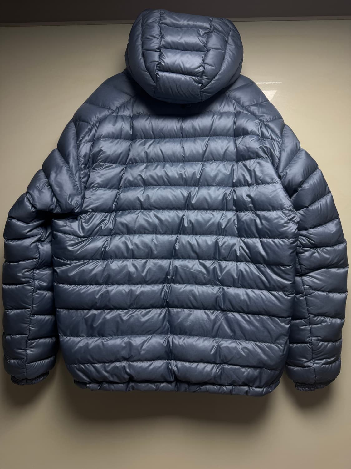 데상트 얼터레인 x 자운드 다운 자켓 스톰 블루(L) 상품이미지4