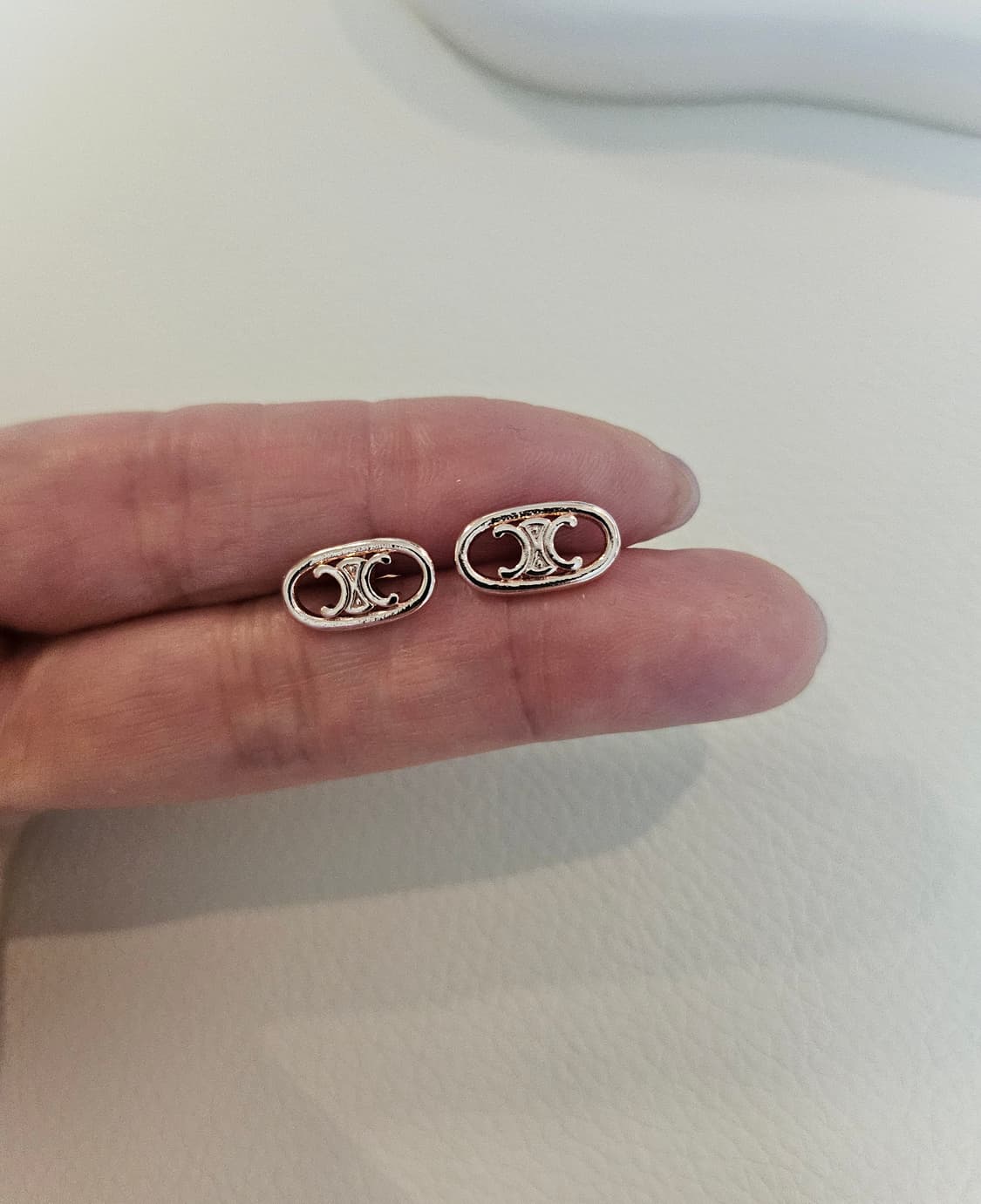 셀린느 미니 트리옹프 로즈골드 스터드 귀걸이 상품이미지2