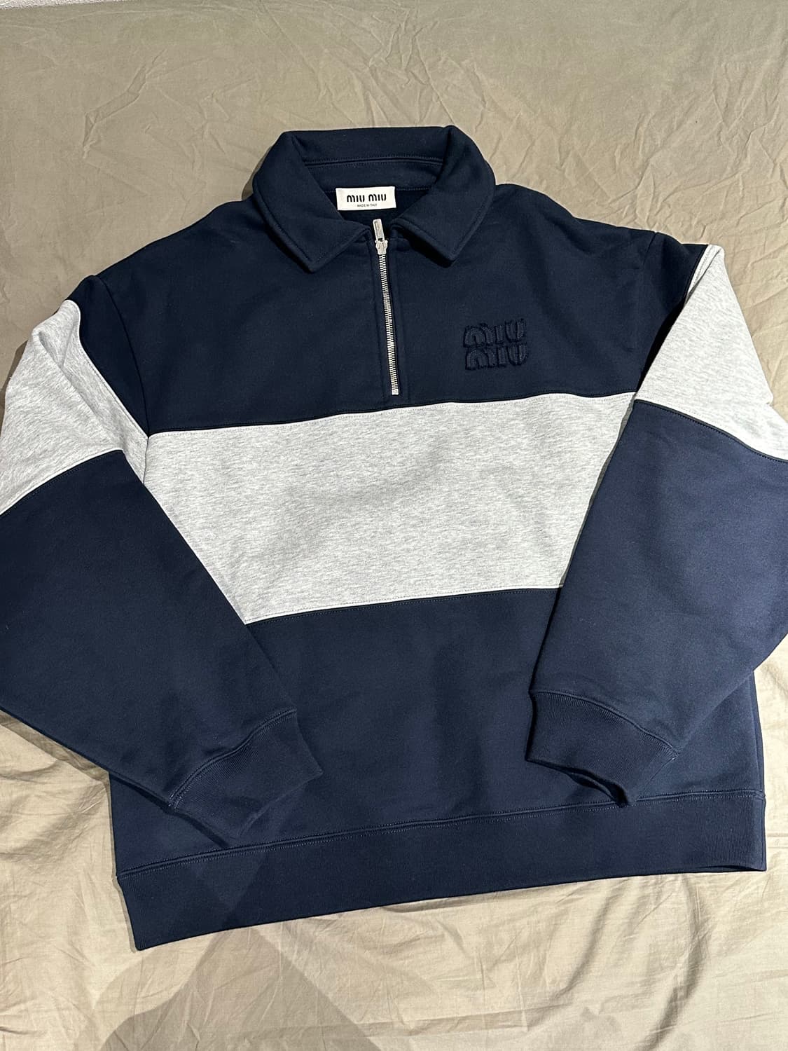 미우미우 하프 집업 맨투맨 xs 사이즈 상품이미지1