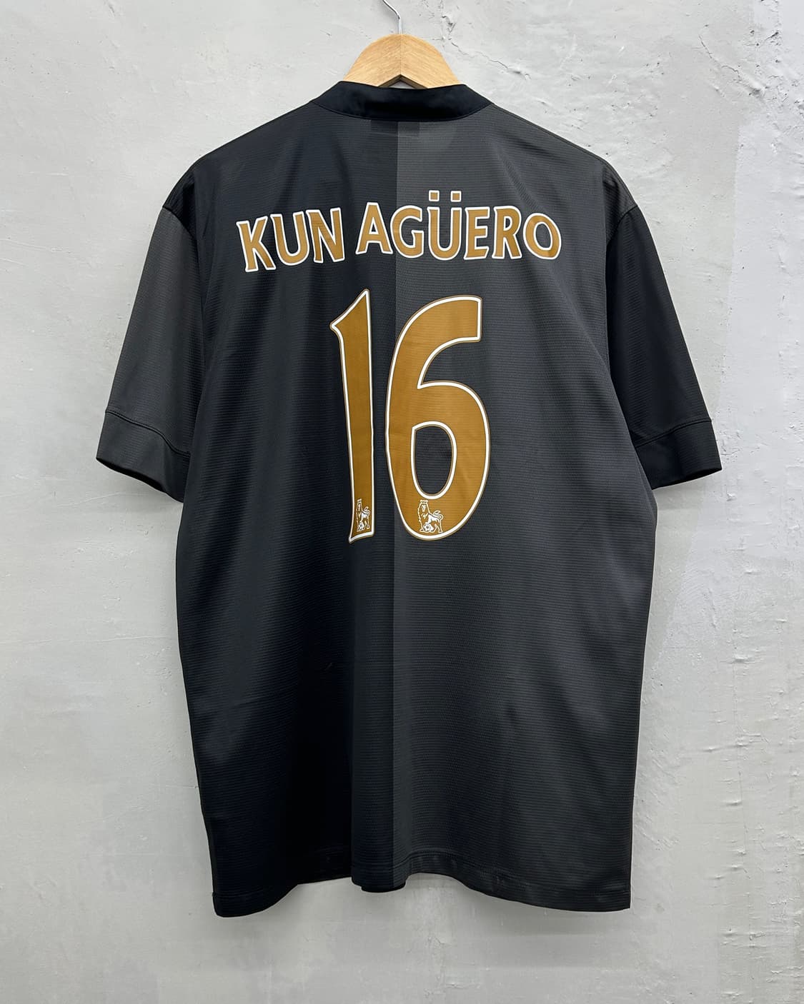 나이키 13-14 맨체스터 시티 어웨이 No.16 세르히오 아구에로 상품이미지1