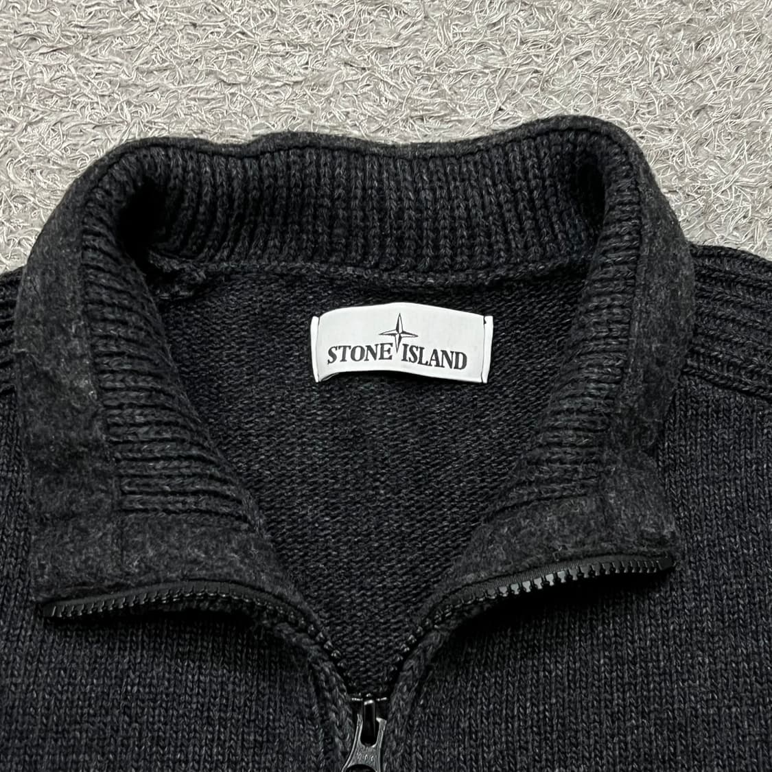 [95-100] 스톤 아일랜드 니트집업(매장판) 상품이미지3