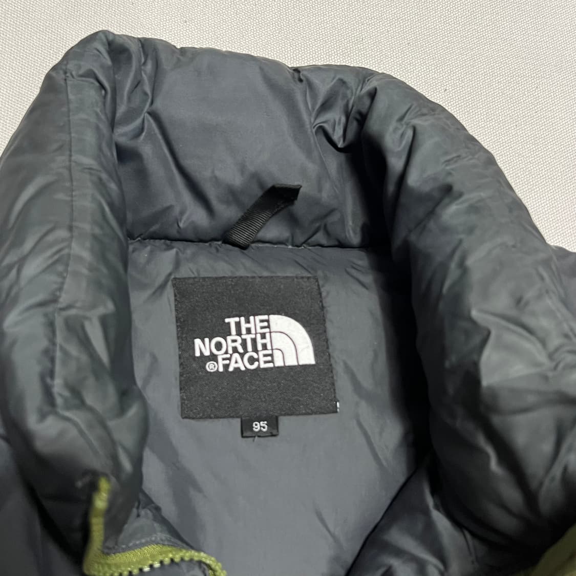 95 노스페이스 눕시 700 카키 패딩 베스트 상품이미지4