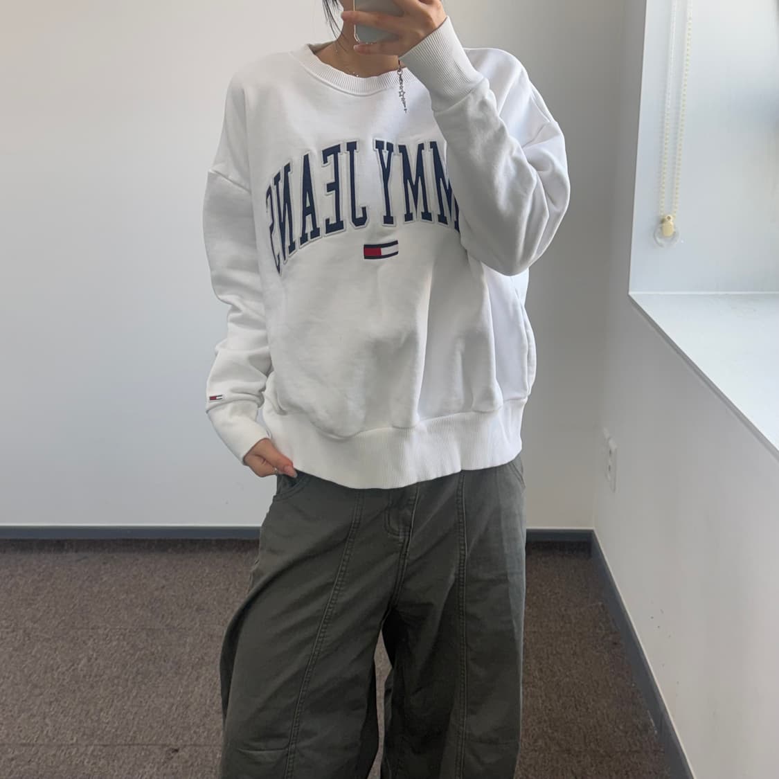 Tommy Hilfiger 타미힐피거 진스 화이트 맨투맨  상품이미지2