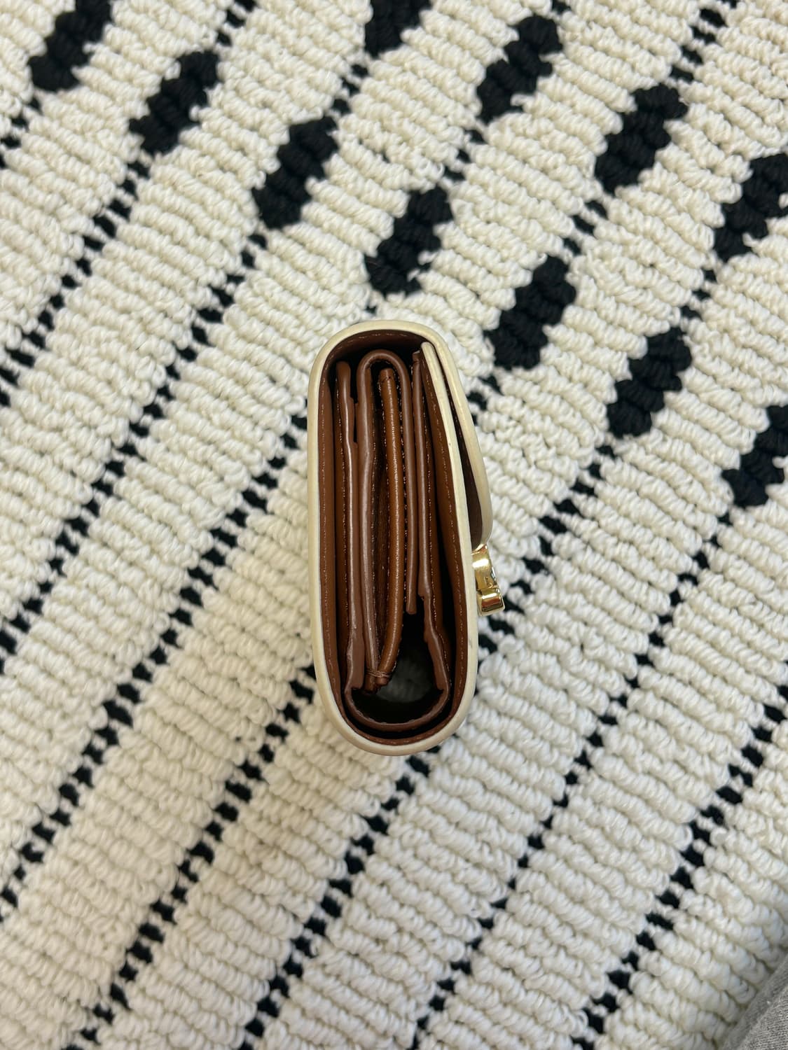 (풀구성 정품) 셀린느 트리옹프 캔버스 플랩 반지갑 상품이미지5