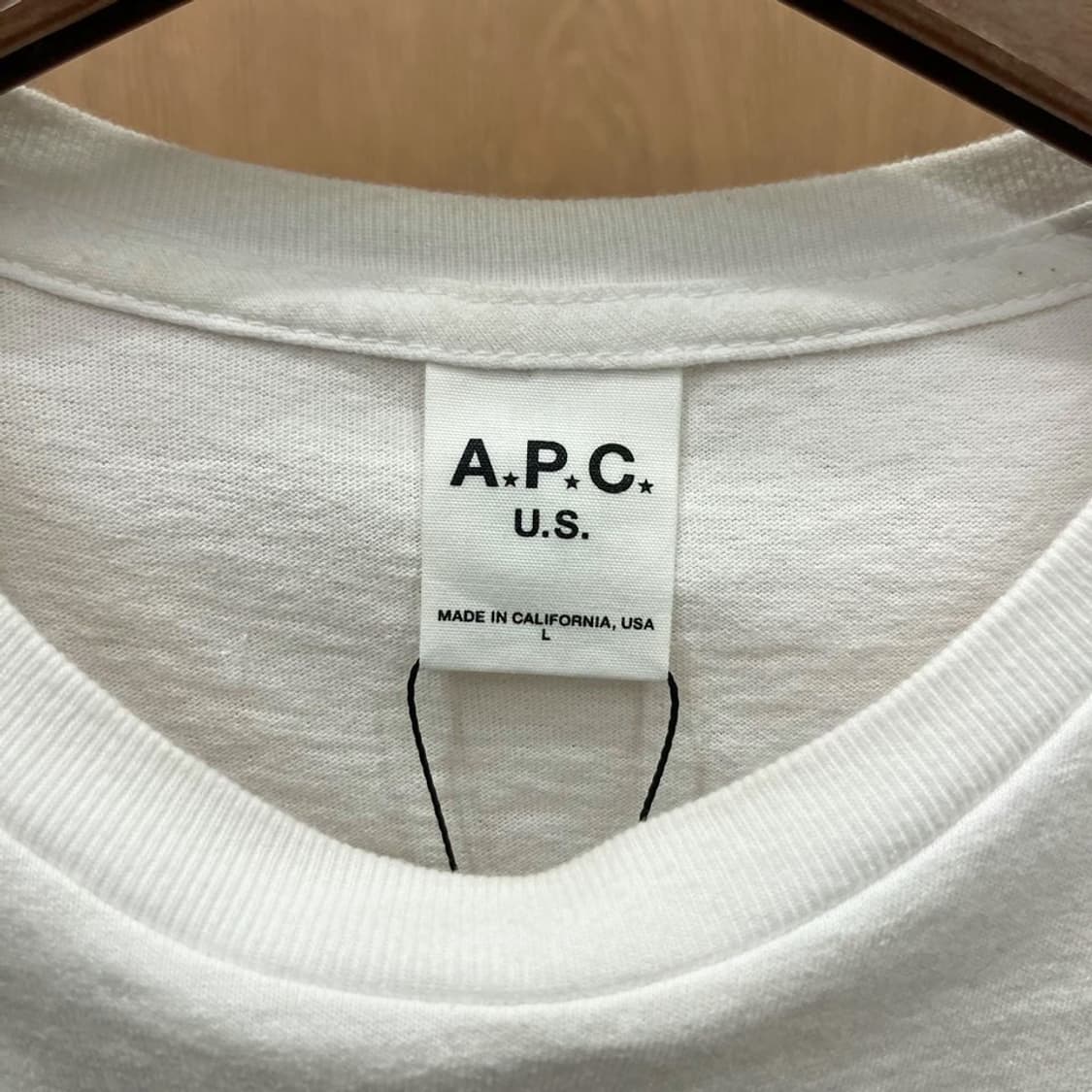 아페쎄 반팔 티셔츠 로고 프린팅 라운드넥 무지 디테일 레귤러핏 화이트 상품이미지7