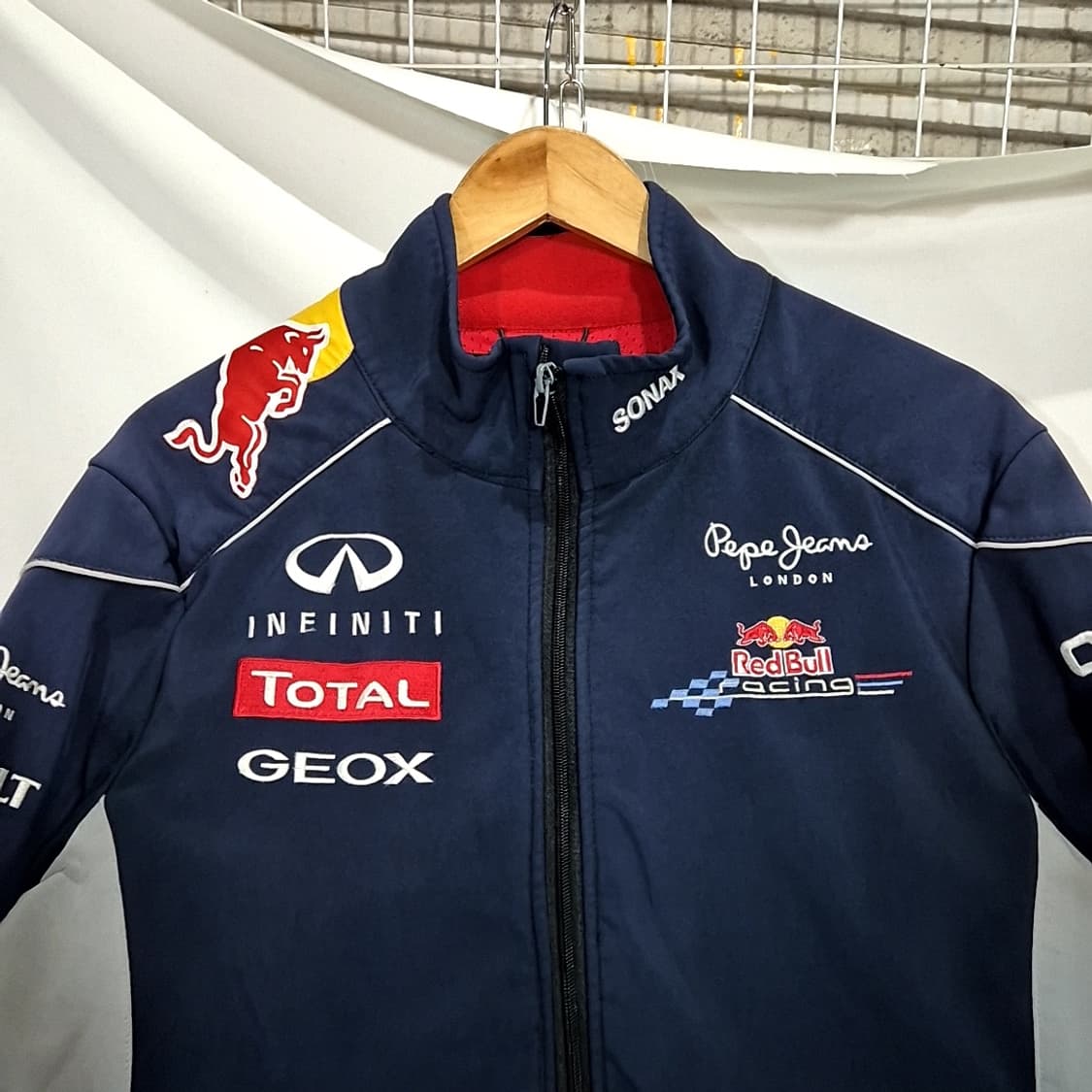 페페진스 런던 레드불 자켓 상품이미지3