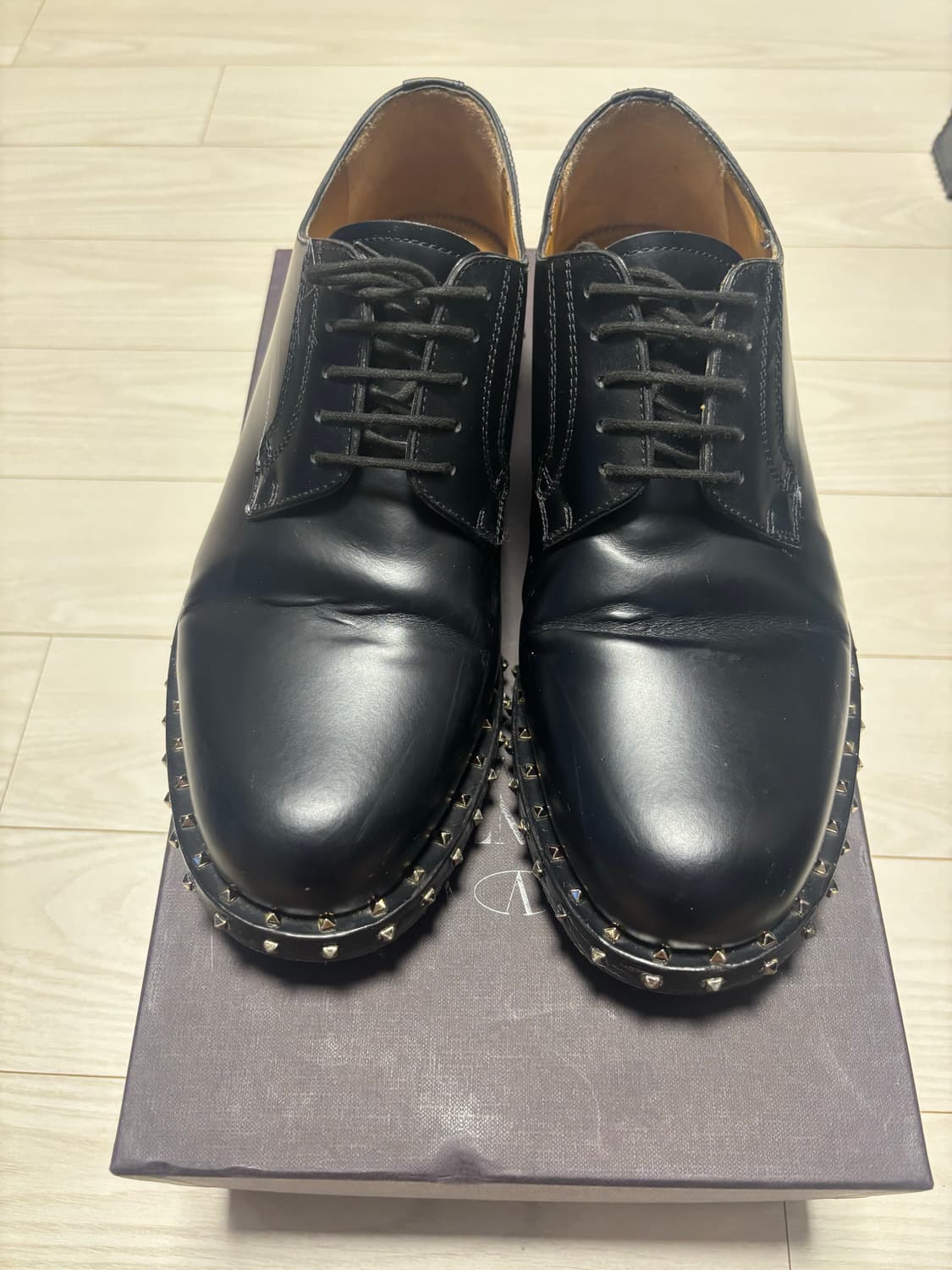 발렌티노 락스터드 더비 40 상품이미지1