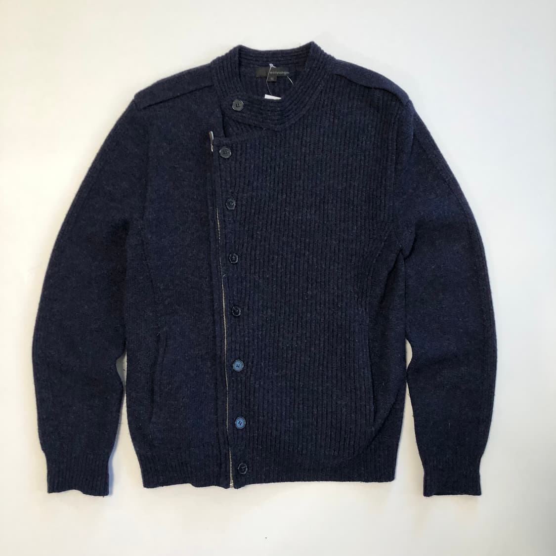 우영미 비대칭 니트 가디건  상품이미지1